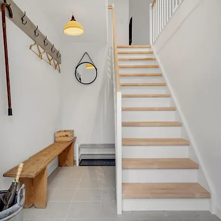 2 Bedroom Cozy In *